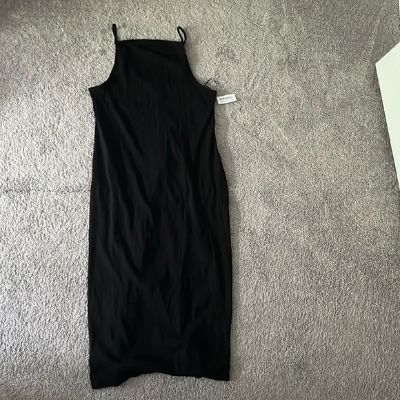 Old Navy Dresses & Skirts - New Old Navy black rib-knit midi dress